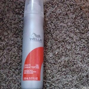 Wella Create Character Spray - Silver and Red